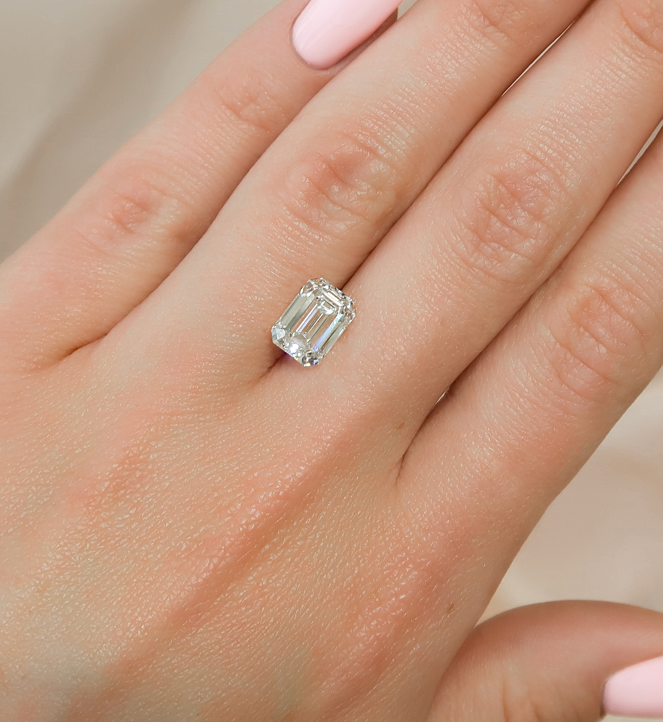 Emerald Cut Diamond Size (Chart, Dimensions, On Hand)