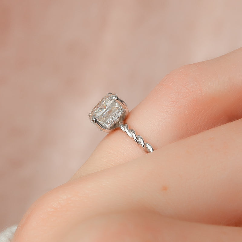 The Alice - Engagement Ring Made in White Gold