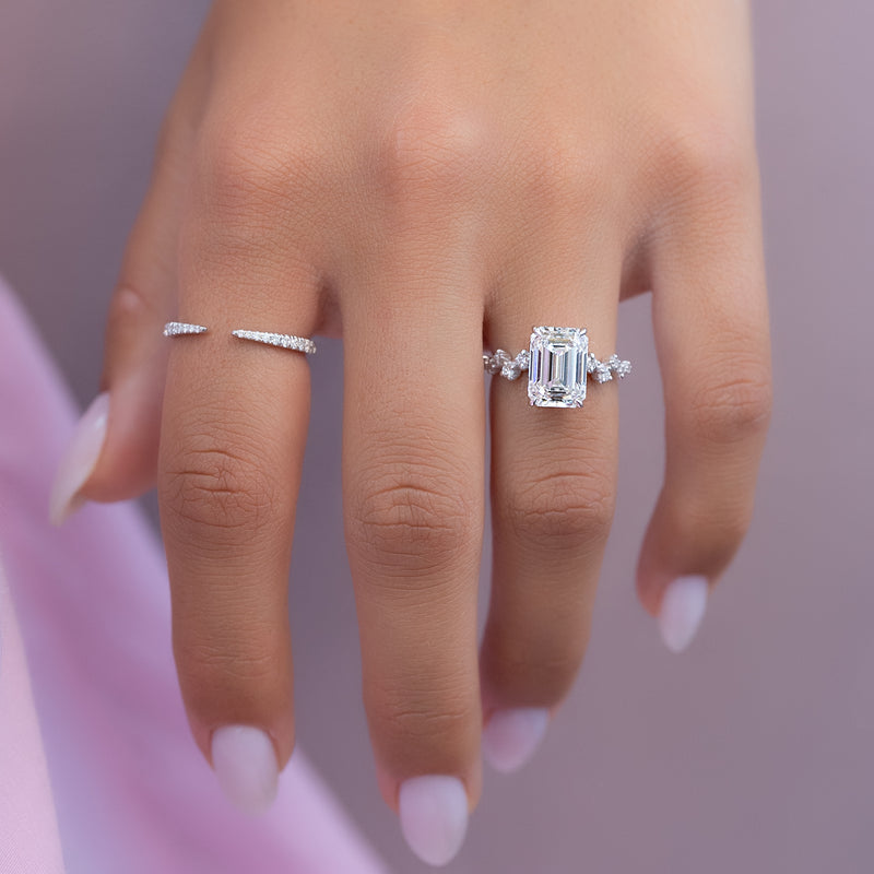 The Mia - Engagement Ring Made in White Gold