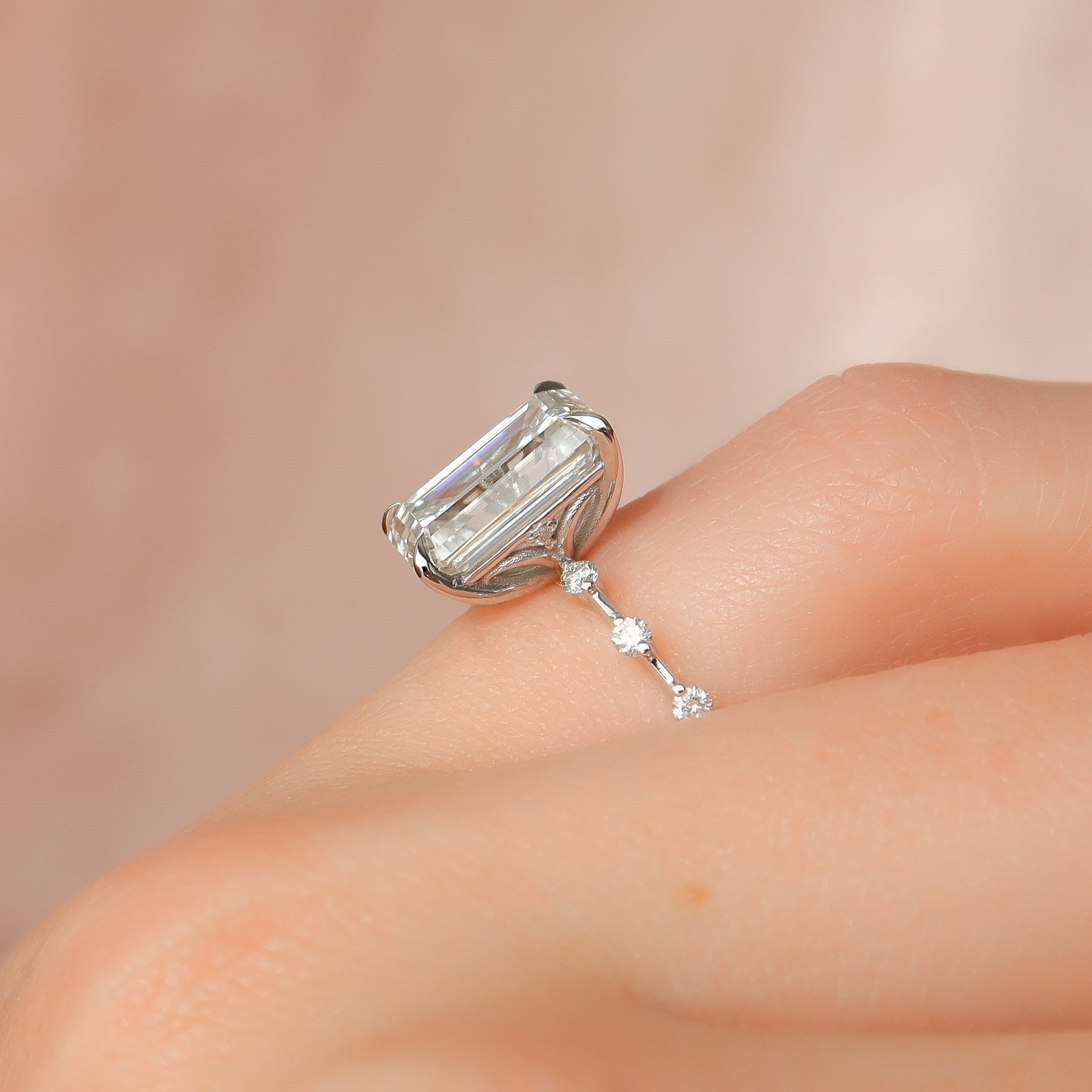 The Penelope WG EM data-carat=5 data-metal=white-gold