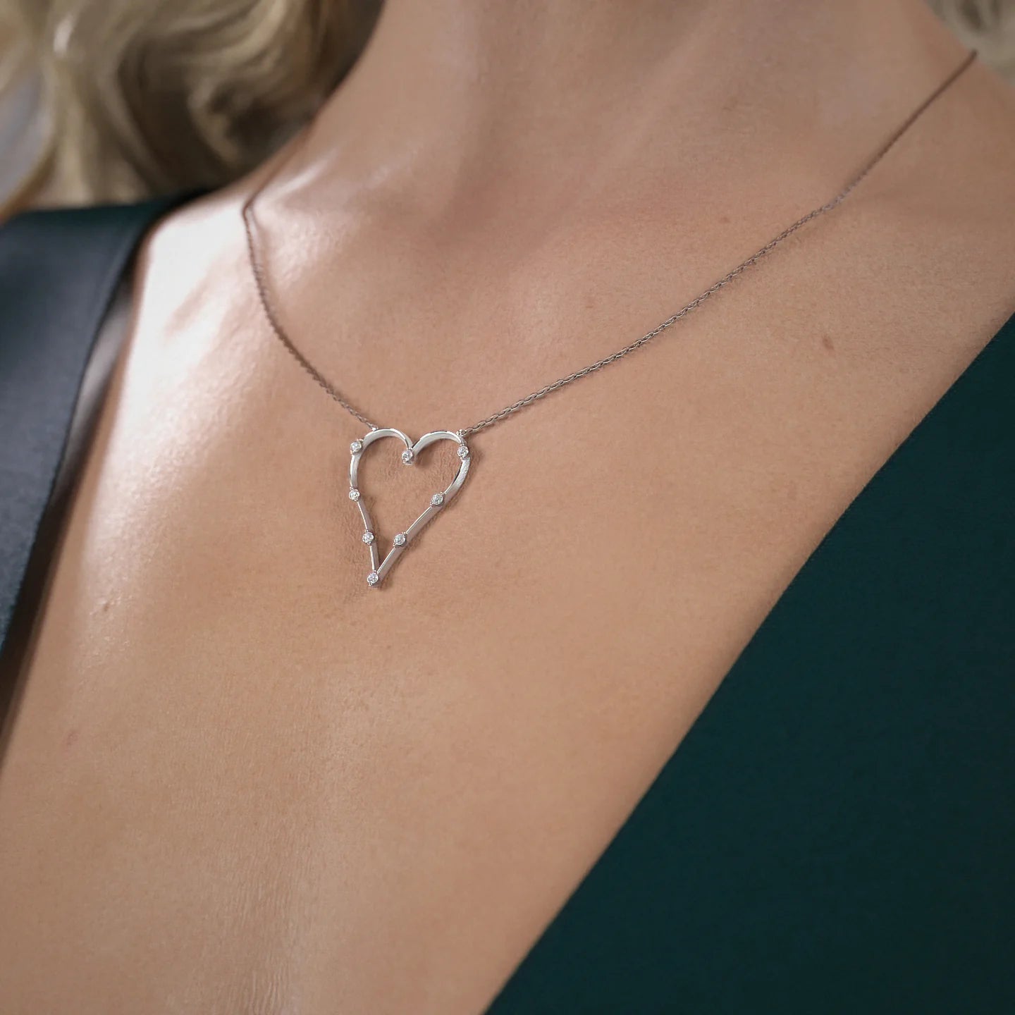 14k White Gold Distance Heart Pendant