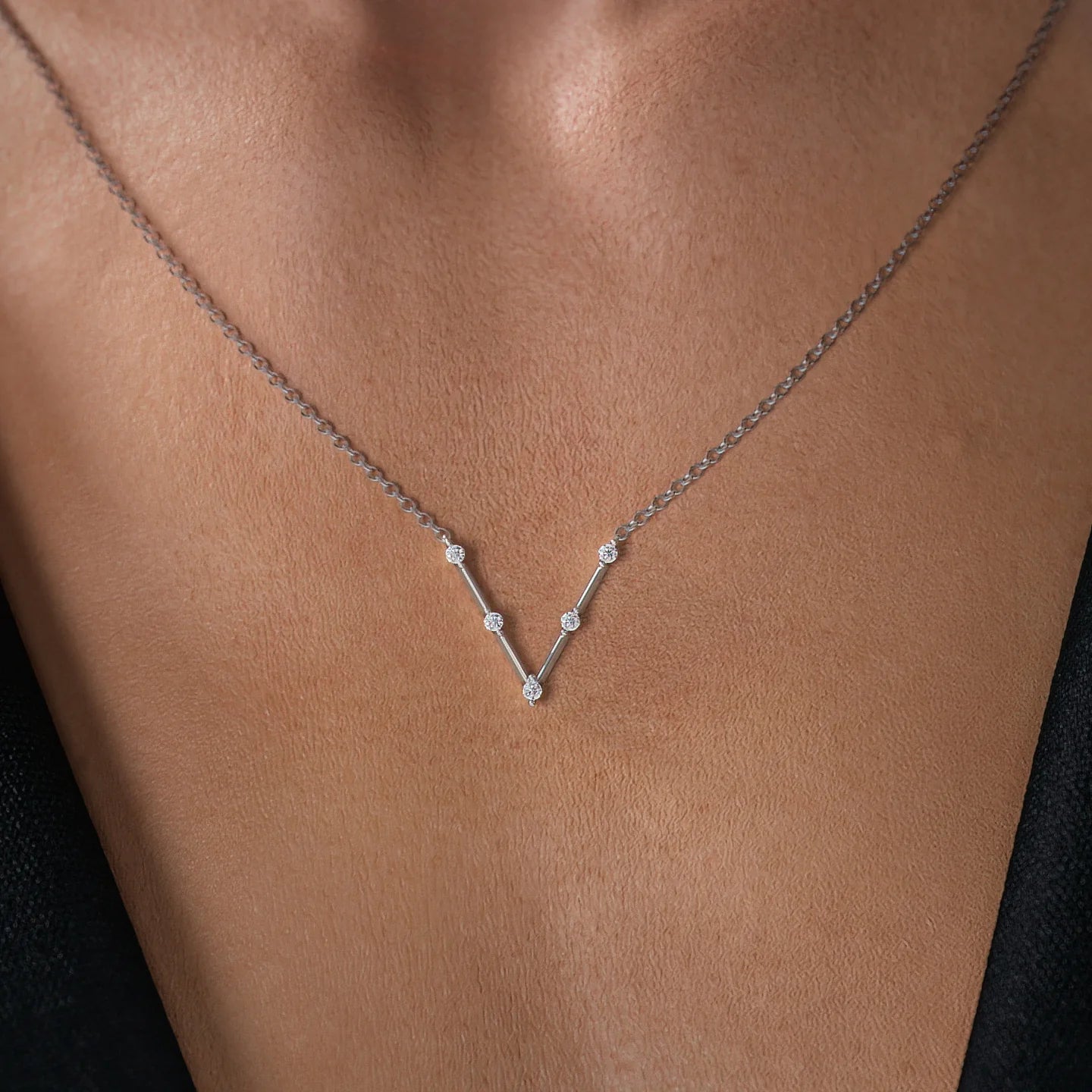 14k White Gold Distance Chevron Pendant