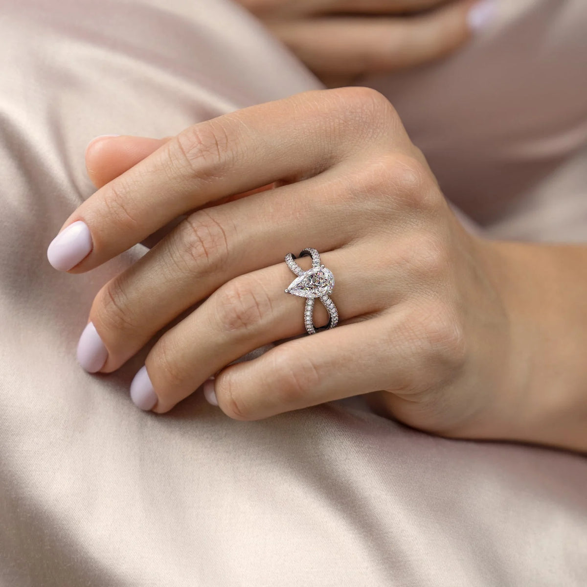 The Zoey Pear White Gold 14k, The Zoey Pear White Gold 18k