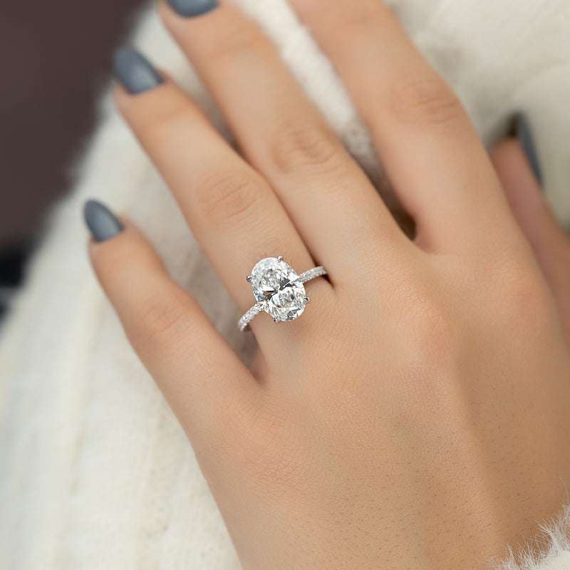 The Low Profile Kamellie - Engagement Ring Made in White Gold