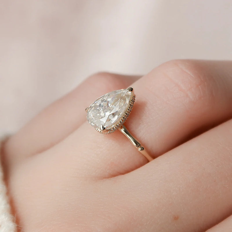 Why Go For a Diamond Simulant Engagement Ring? - Bucket List