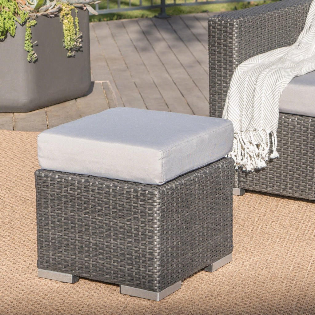 Santa Barbara Outdoor 16 Inch Wicker Ottoman Seat With Water