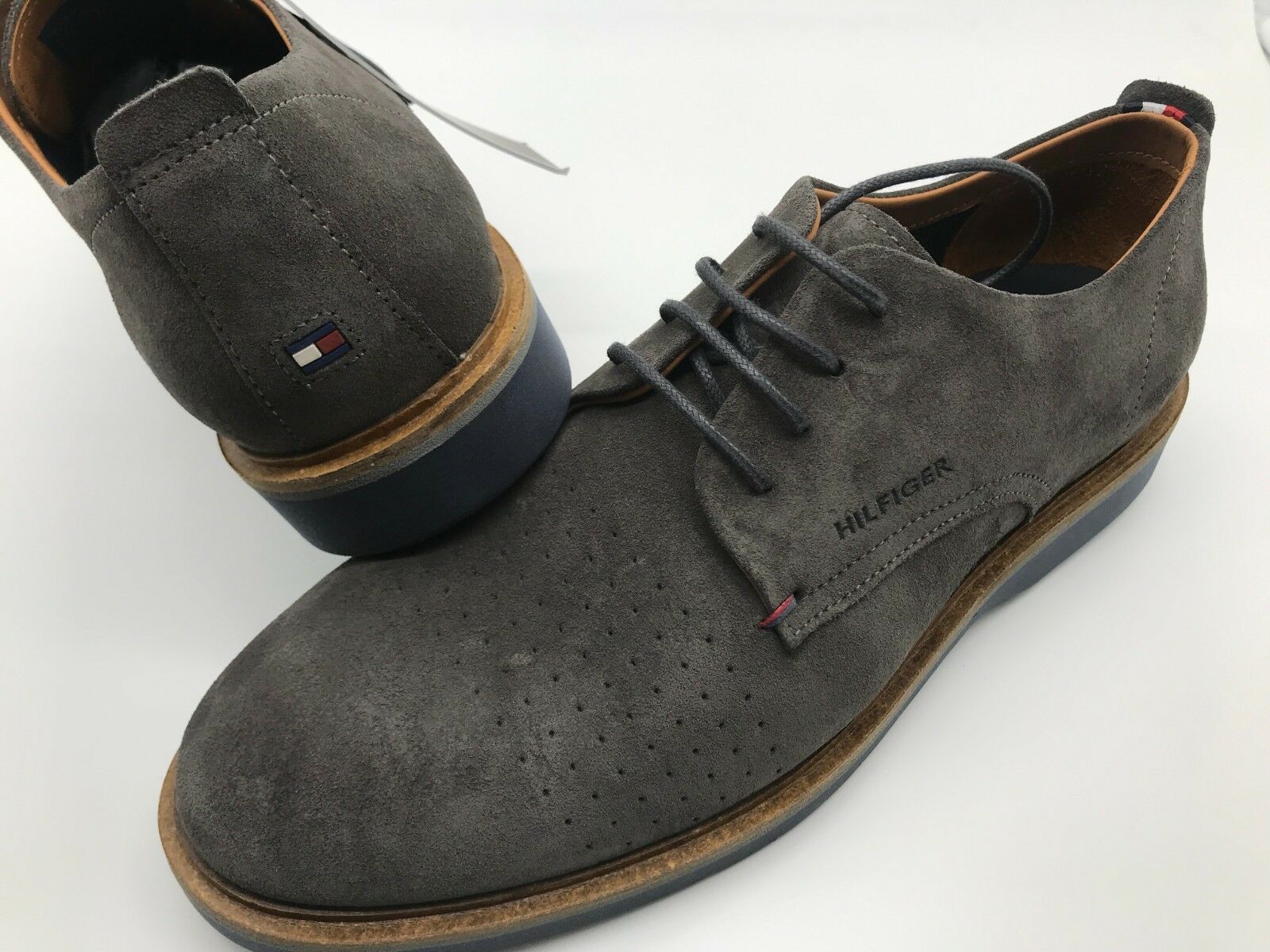 tommy dress shoes