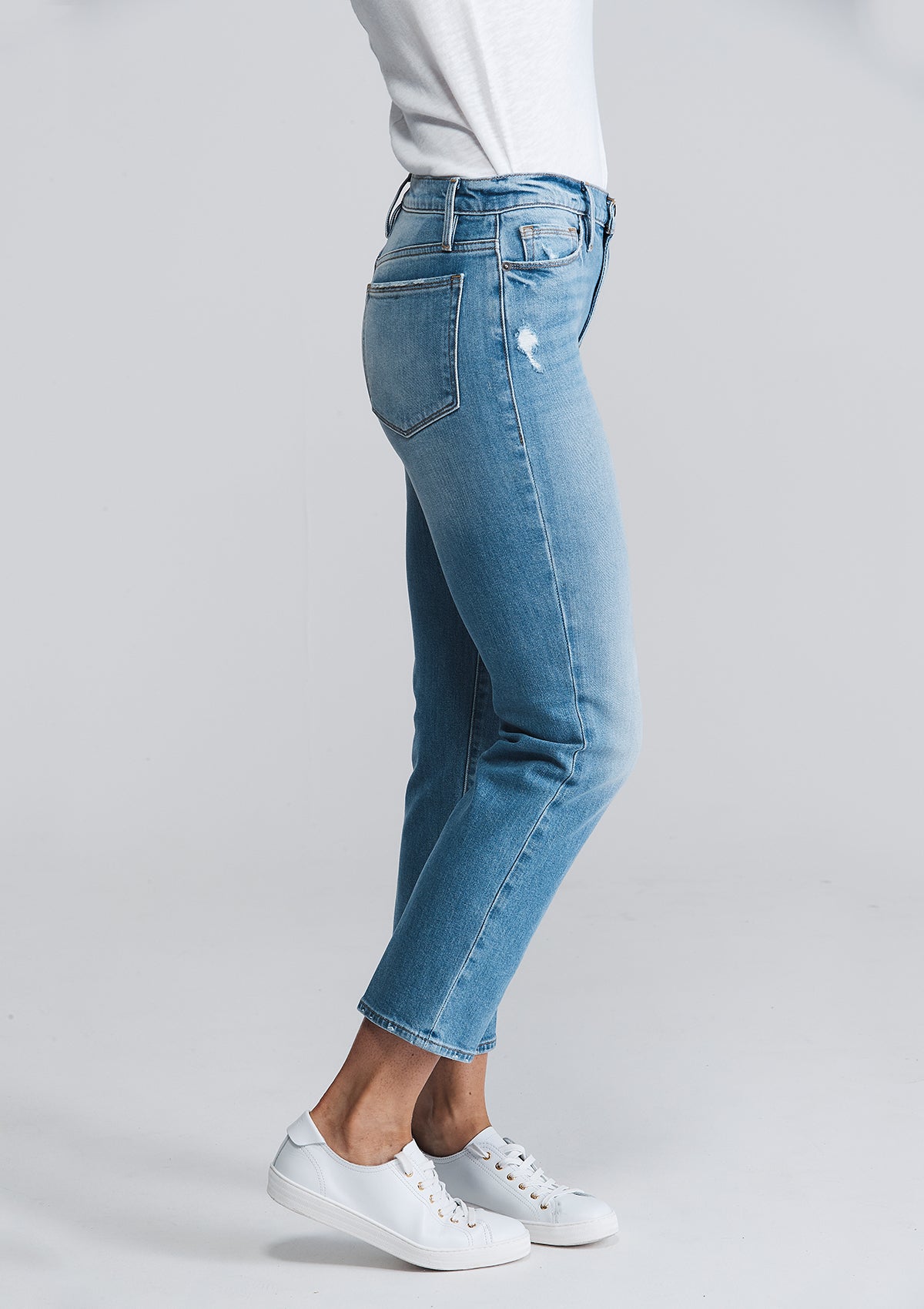 FRAME Le Nouveau Straight Jeans