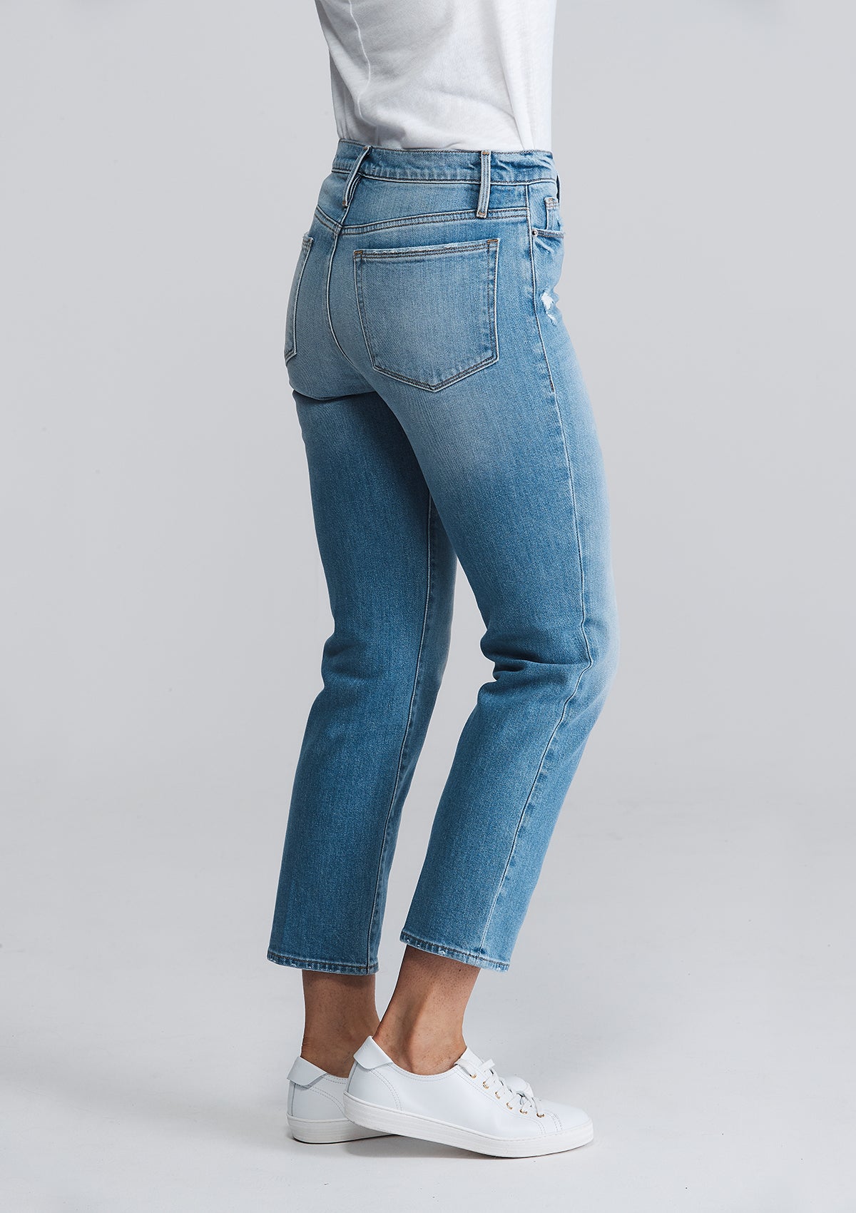 FRAME Le Nouveau Straight Jeans