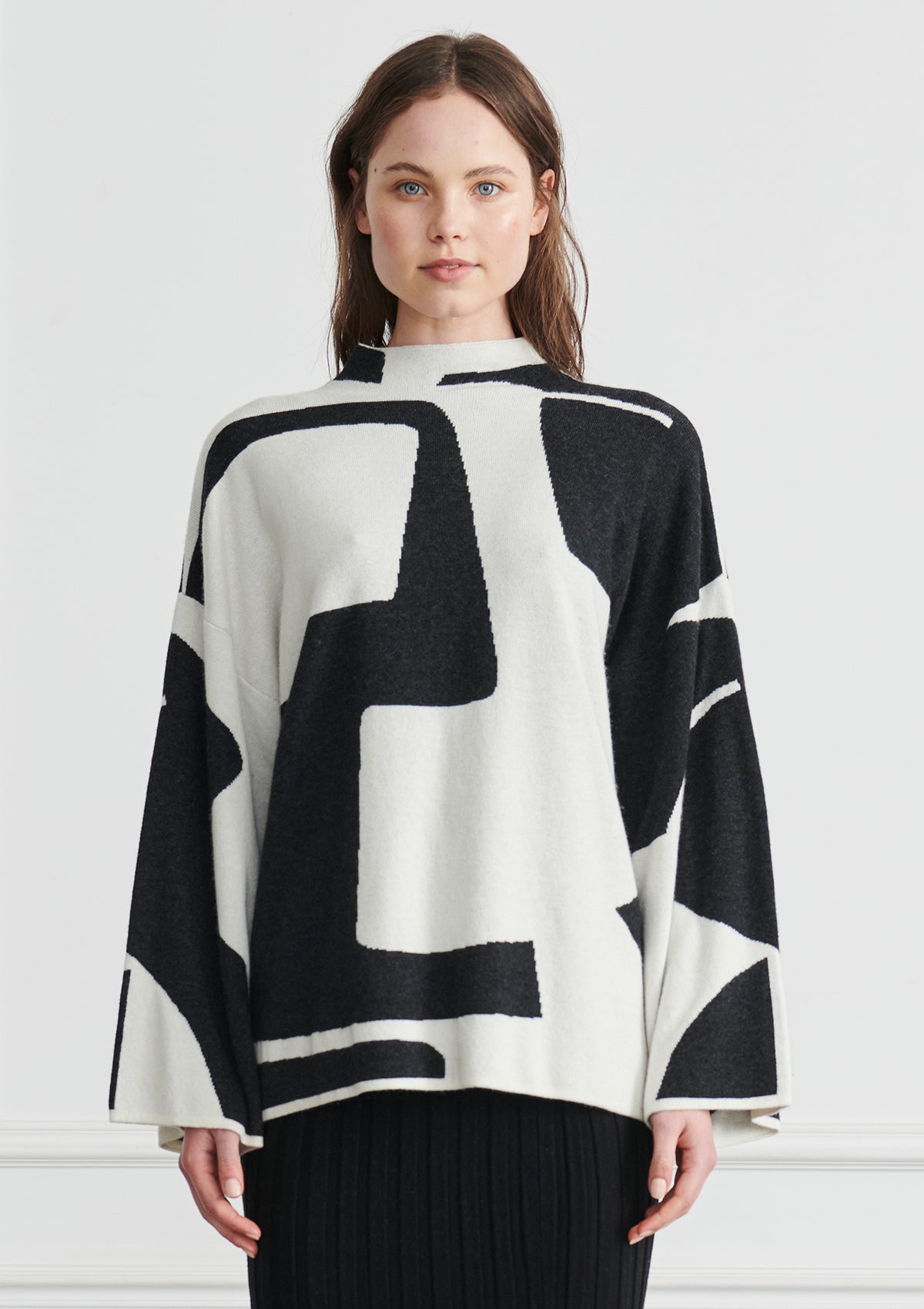 Apartment Clothing Intarsia Funnel Neck