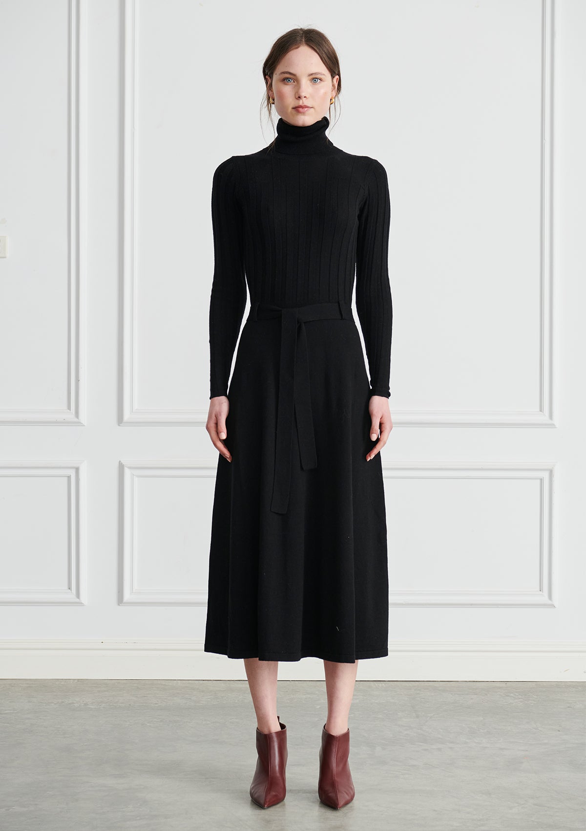 Apartment Clothing Lou Ribbed Turtleneck Maxi