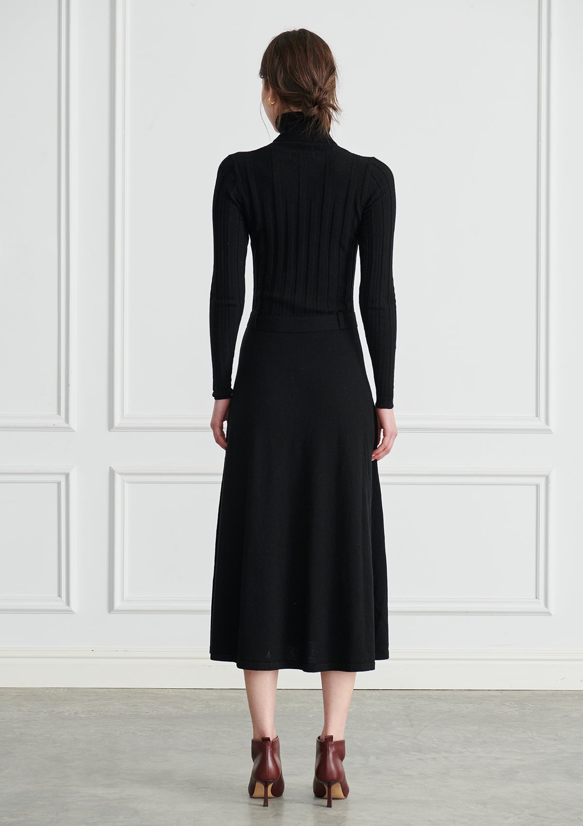 Apartment Clothing Lou Ribbed Turtleneck Maxi