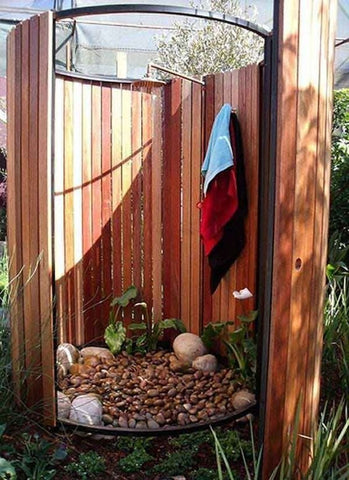 outdoor shower with privacy