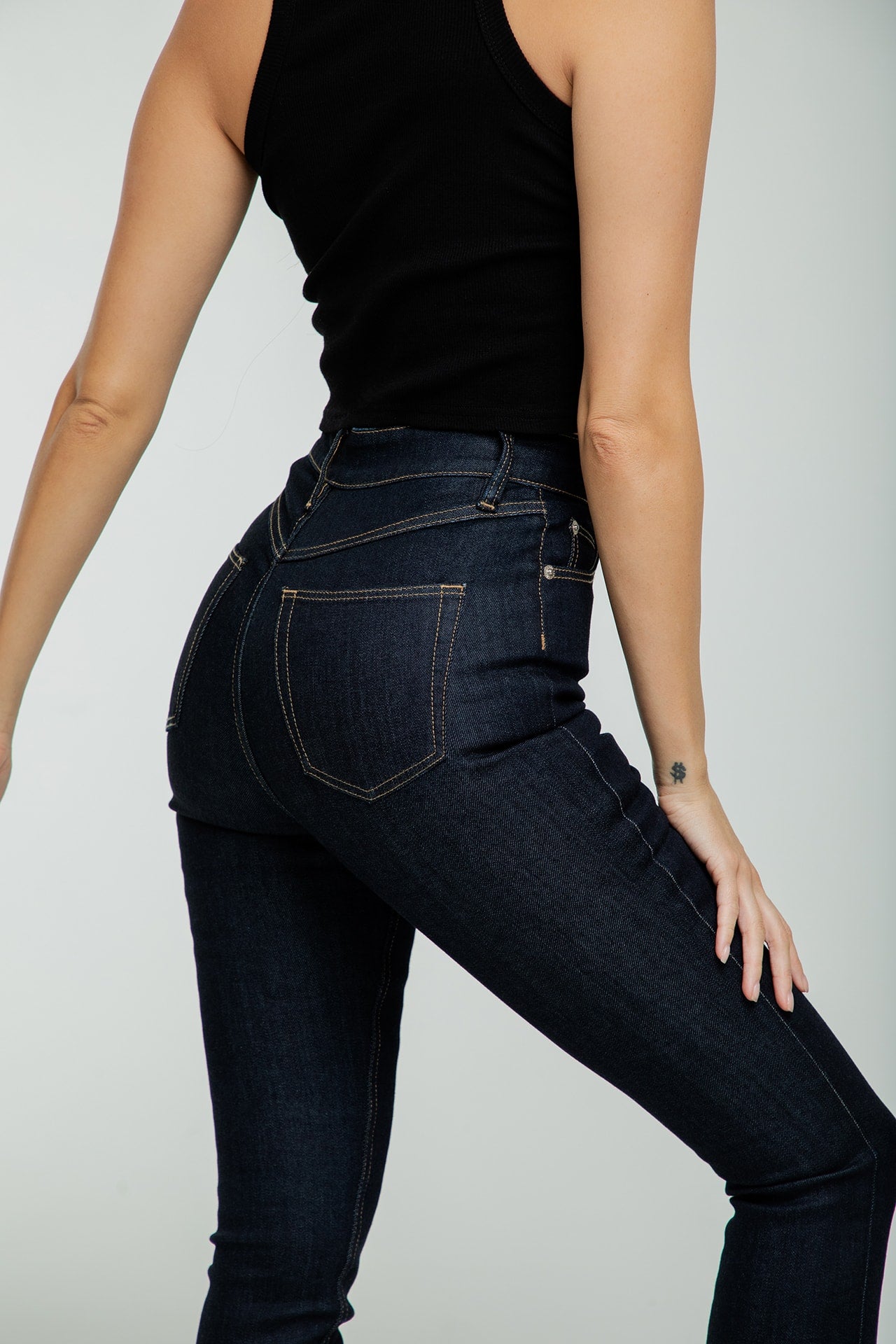 High Rise Skinny – STUDIO R330