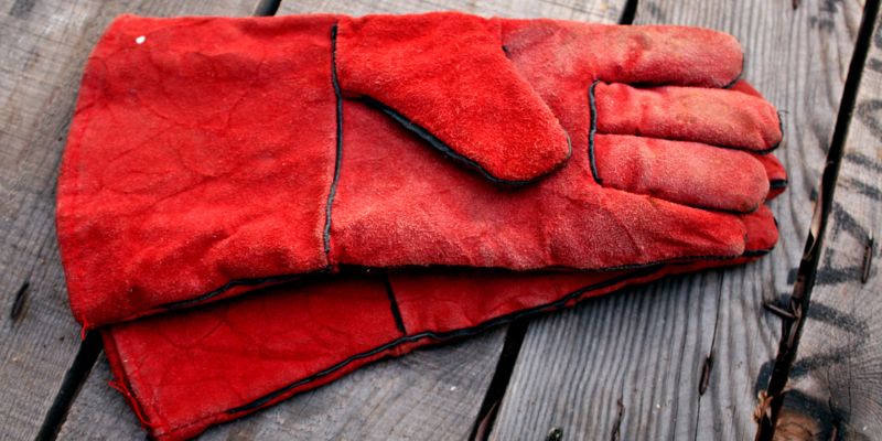 Welding Gloves - The Importance of MIG Welding Safety Gear
