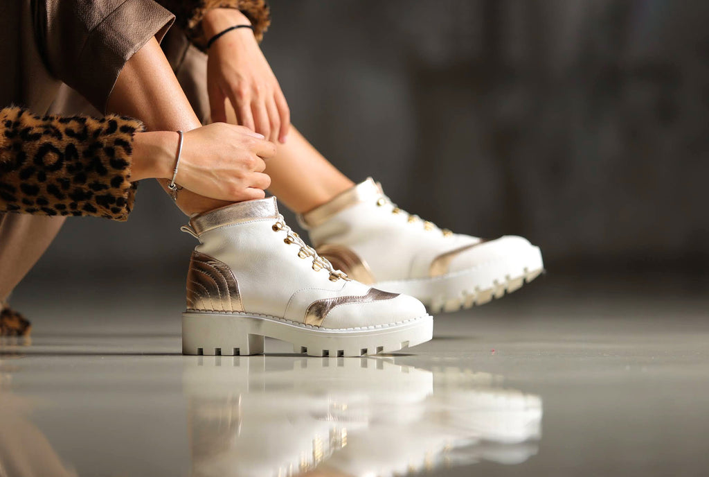 Manual para combinar con faldas las zapatillas, botas y botines de Louis  Vuitton