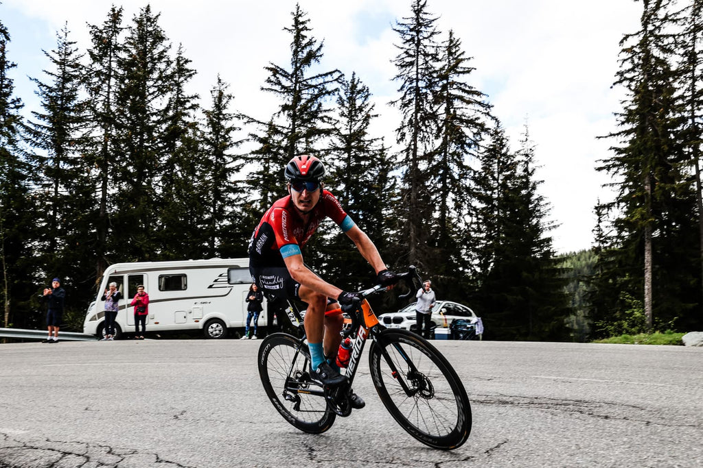 Mark Padun solos to victory in La Plagne