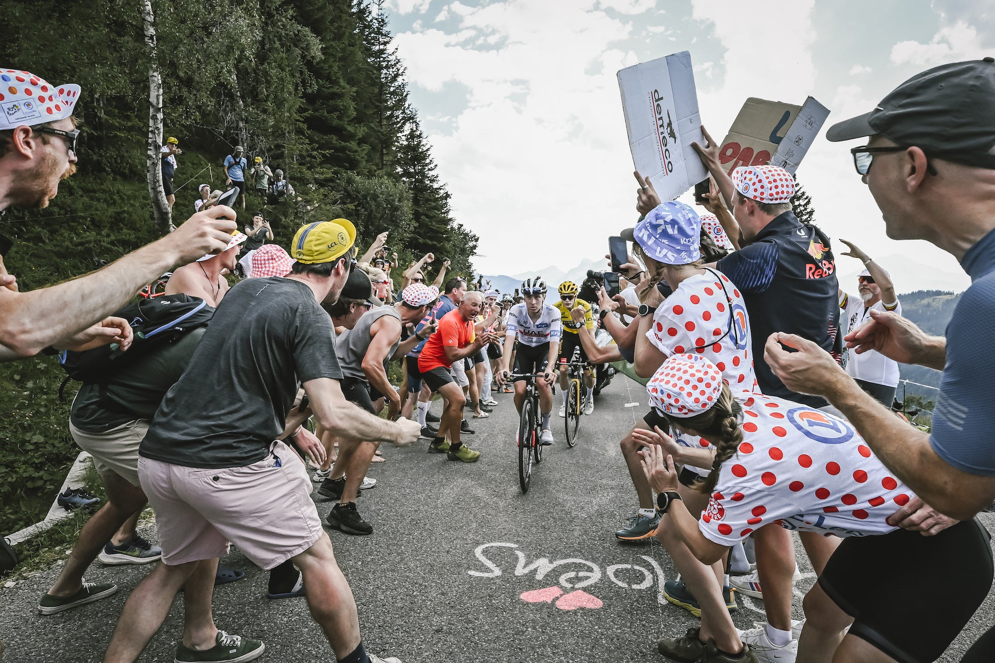 Tadej Pogacar stage 14 Tour de France 2023