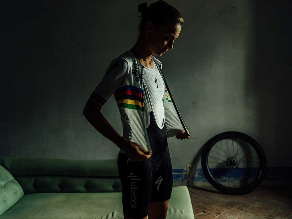 Ashleigh Moolman-Pasio preparing for a Zwift race as World Champion in 2020 