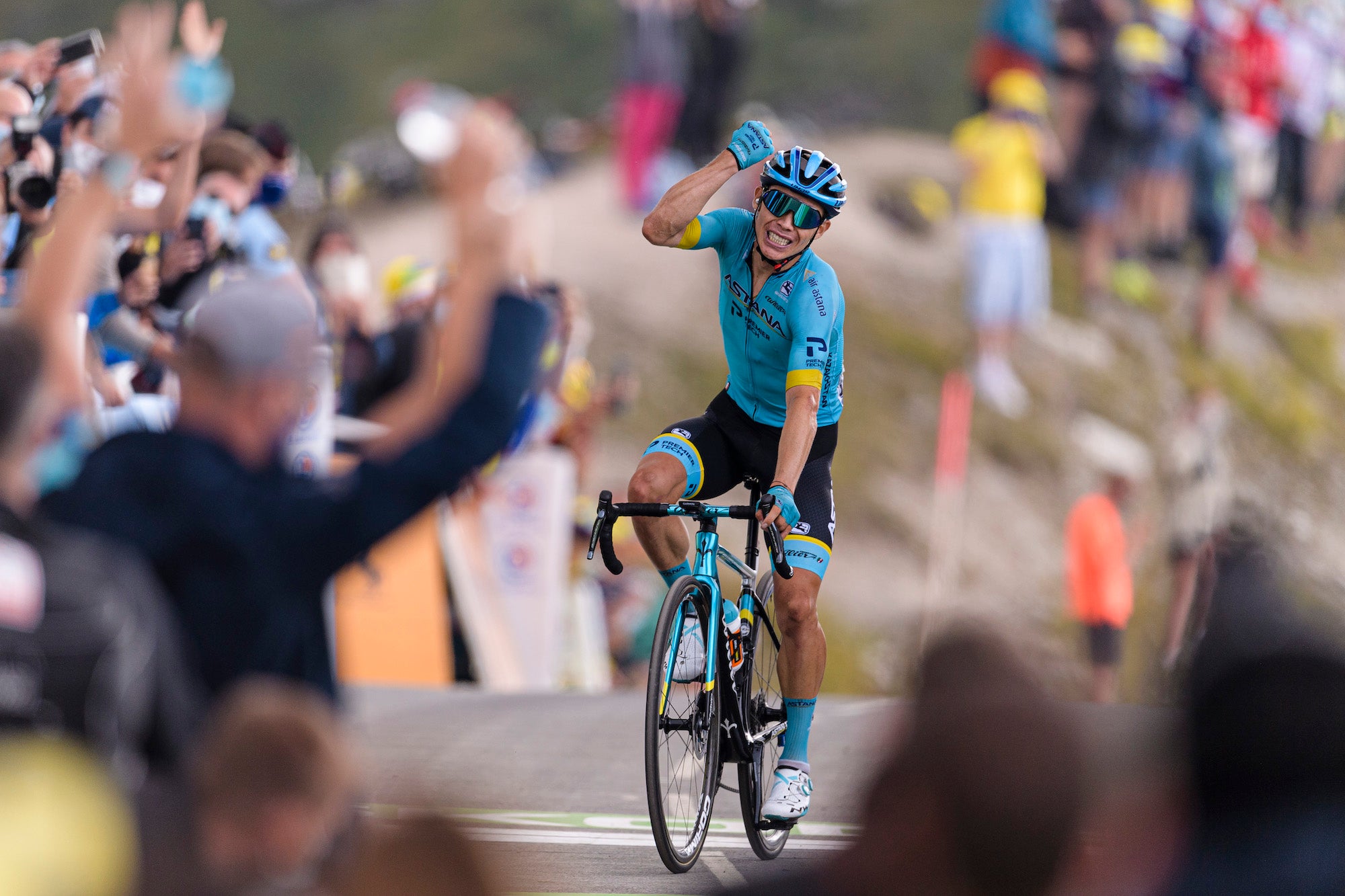 Miguel Ángel Lopez ha vinto la tappa con arrivo in cima al Col de la Loze nel 2020