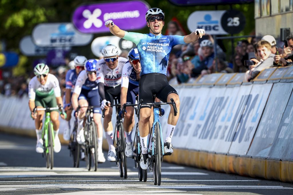 Benoit Cosnefroy wins Brabantse Pijl