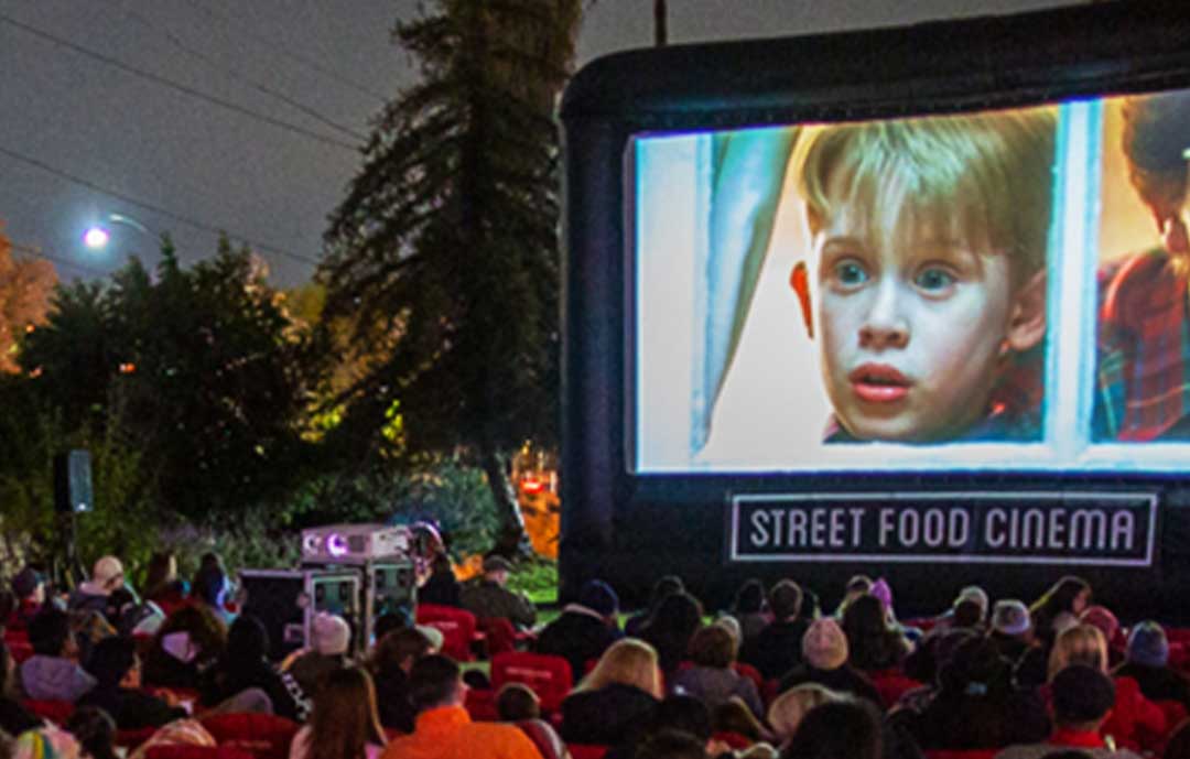 Top 5 night walks to do in Los Angeles street food cinema