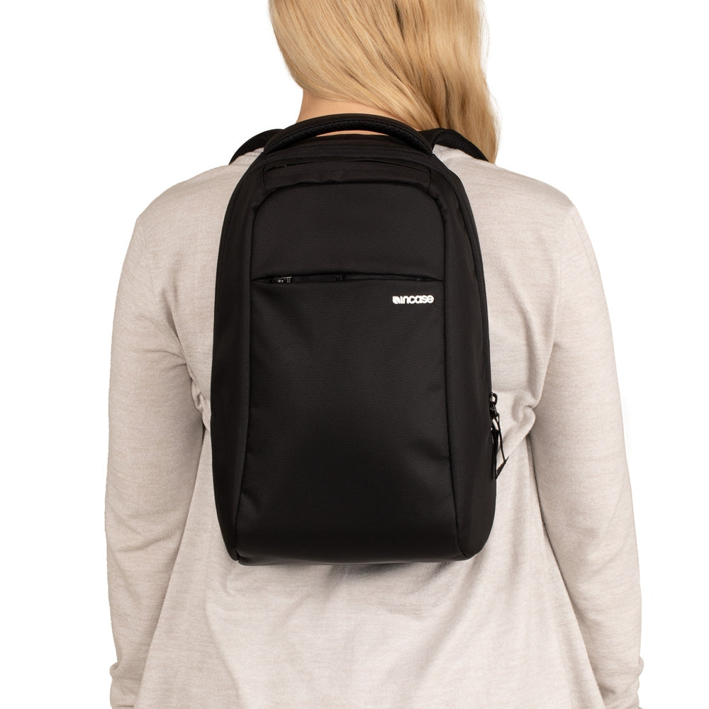 incase icon dot backpack