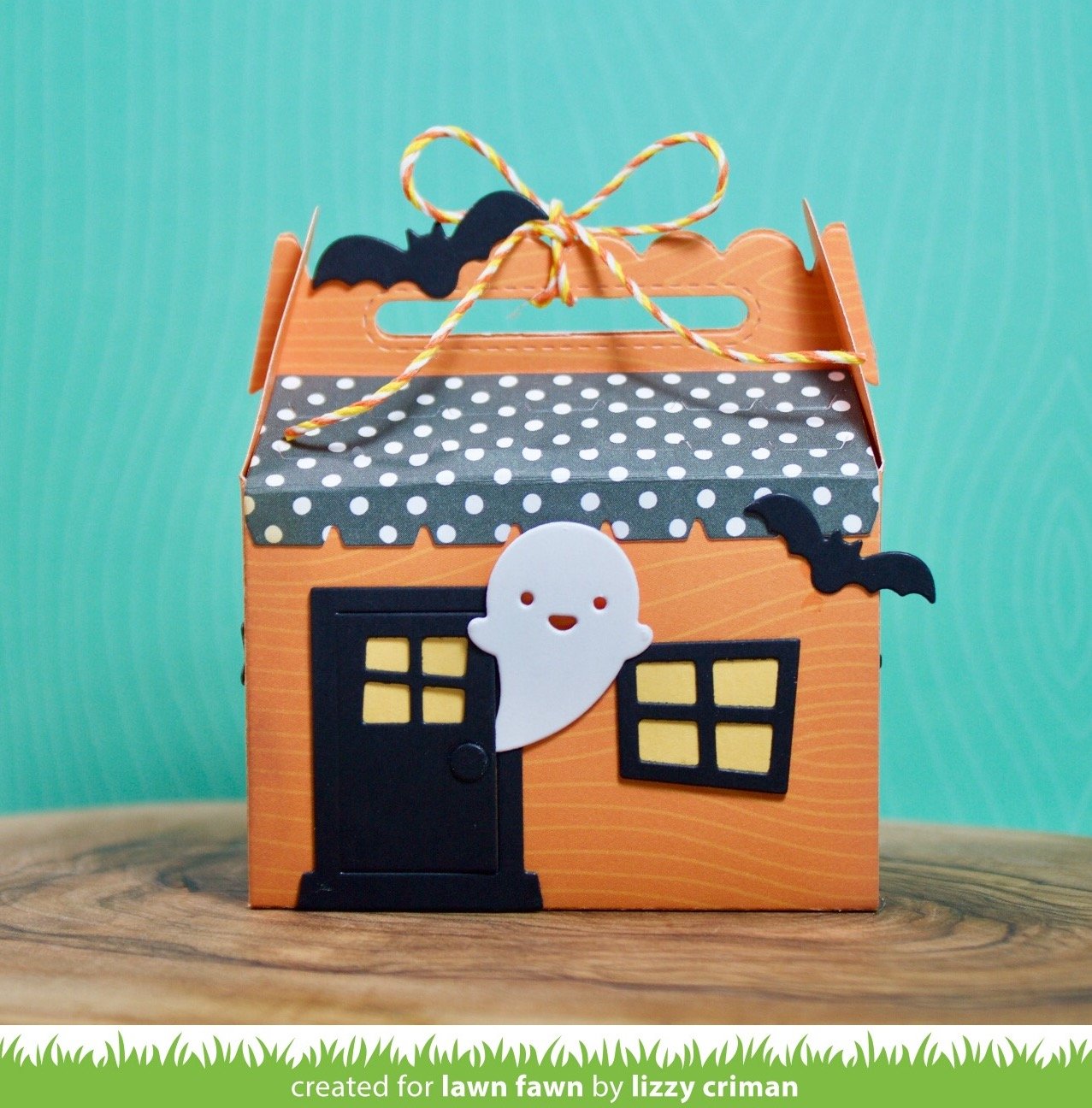 Lawn Fawn Scalloped Treat Box Haunted House  ̹ ˻