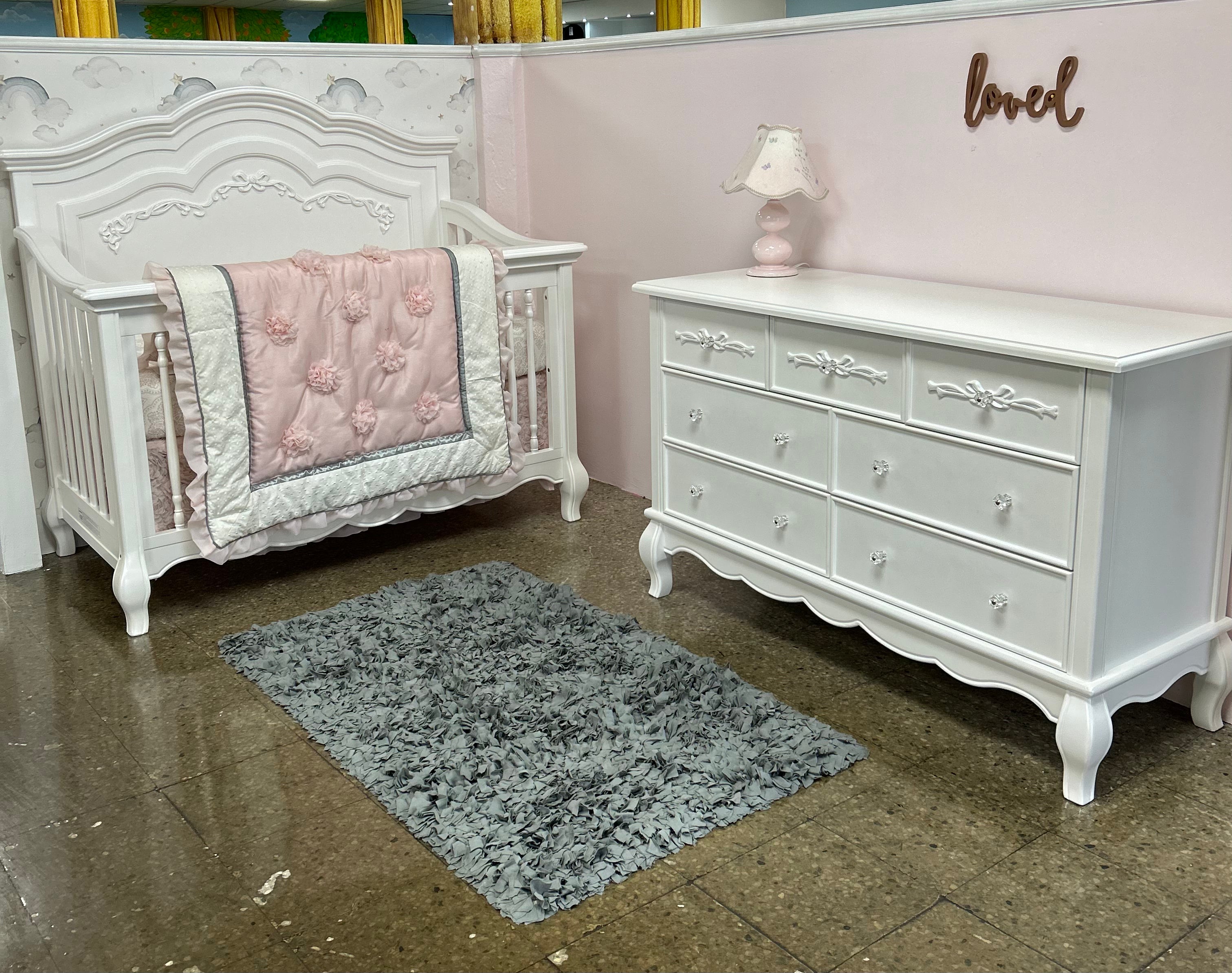 Aurora crib and dresser - Frost White
