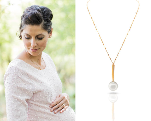 Akoya pearl pendant necklace for classic mum