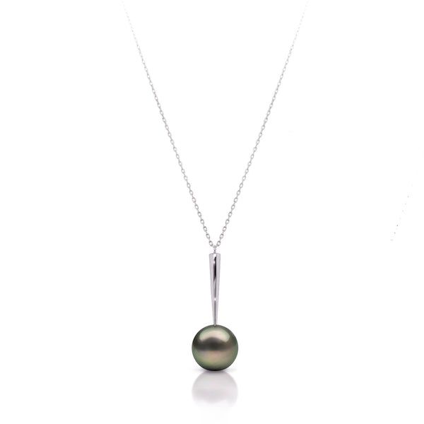 Tahitian Pearl Pendant Necklace set in 18K White Gold