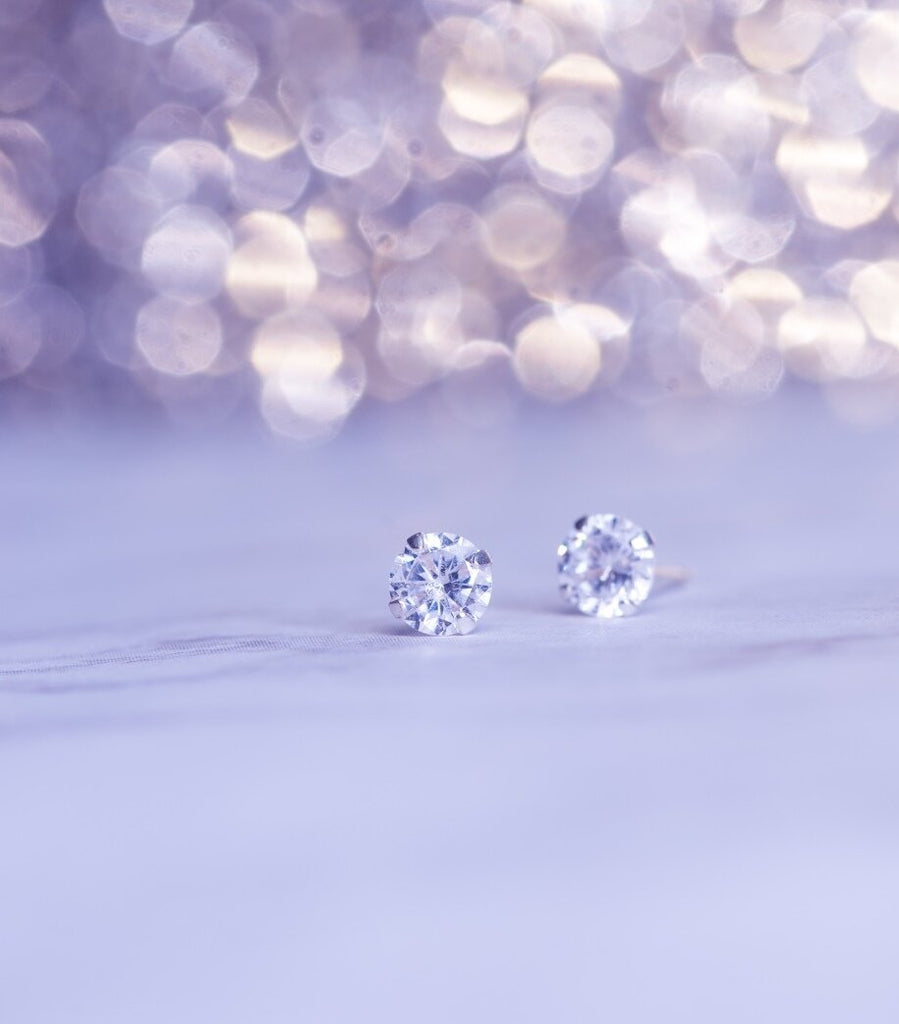 Pulizia di gioielli con diamanti