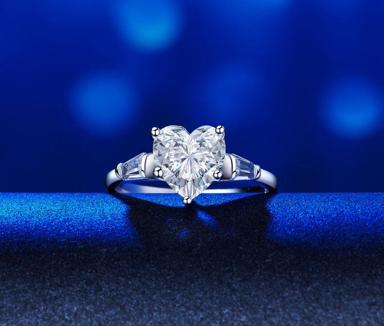 Simulert Diamond Heart Ring