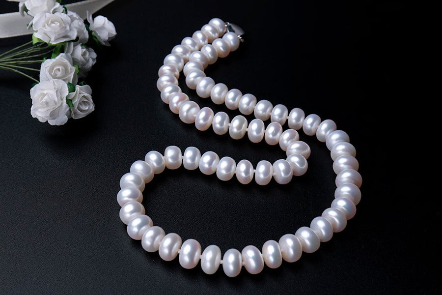 Halskette Perlen in Elfenbeinweiß