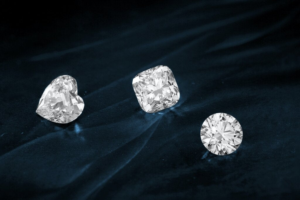 Diamants simulés, fabriqués par l'homme et cultivés en laboratoire