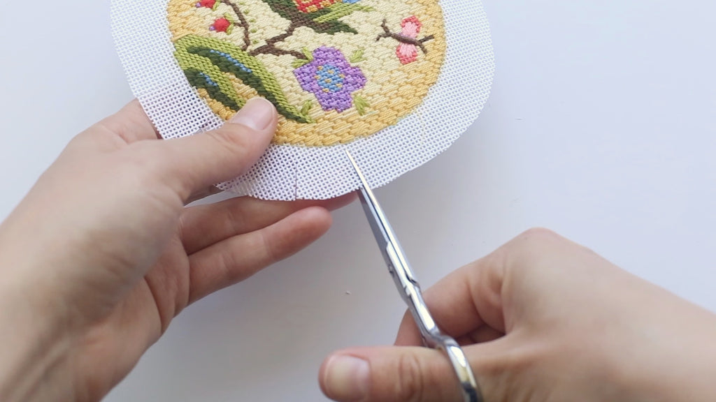 Needlepoint: How to embroider a Petit Point project