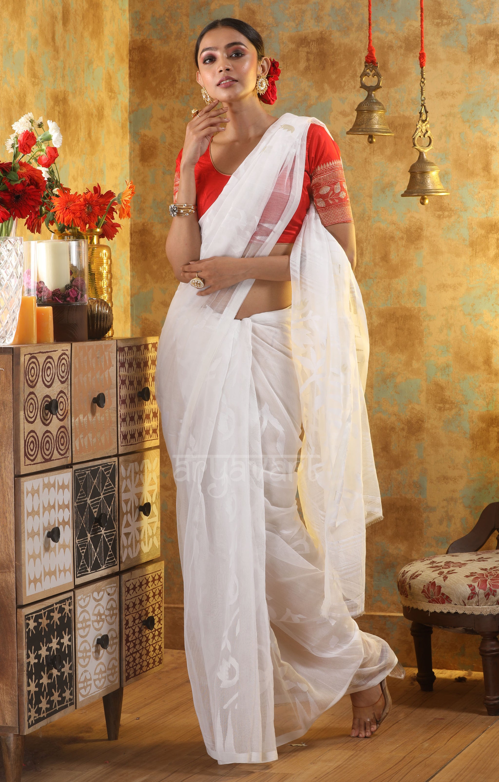 White Jamdani Saree With Thread And Zari Work Thearyavart 