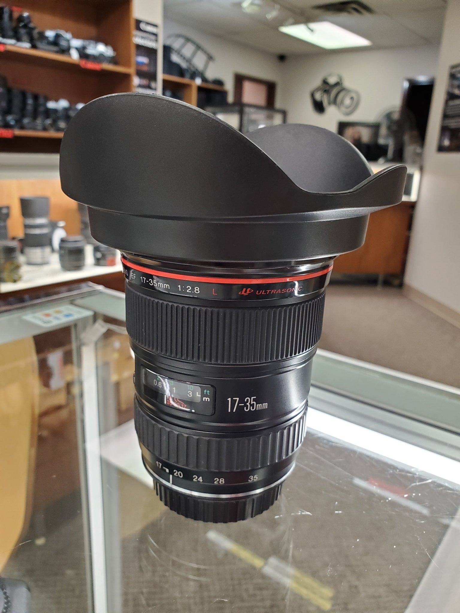 Canon EF 17-35mm F/2.8 L USM Lens - Pro Full Frame - Condition 10