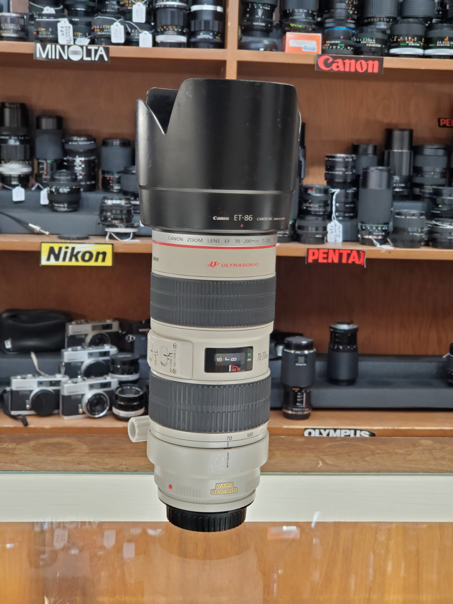 Canon 70-200mm 2.8L IS USM lens - Pro Full Frame Telephoto - Used