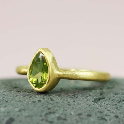 Birthstone Peridot Ring | Laura James Jewelry Blog | Peridot Birthstone 