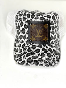 F1 - White Leopard Ponytail Trucker Hat White Mesh Black/Black - Patches Of Upcycling