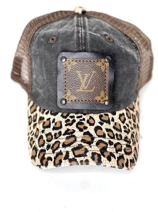 P8 - Reese Brown Leopard hat with Distressed Black bill Brown/Gold