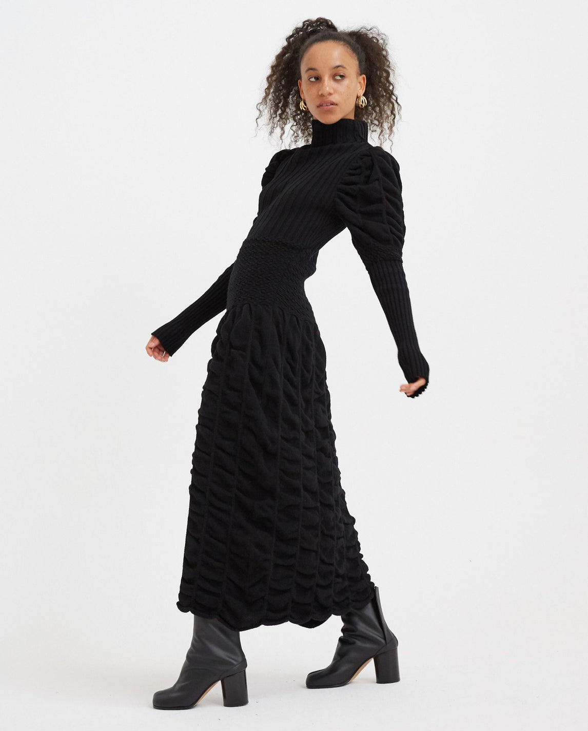 womens black knit dress