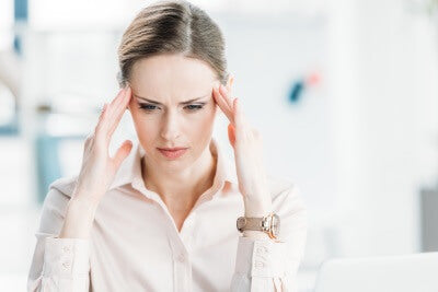 Natürliche Hausmittel Kopfschmerzen helfen