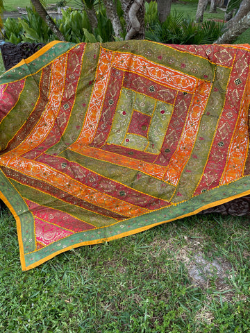 Vintage Fall Home Decor Ideas: Transform Your Space with Tapestries & Textiles