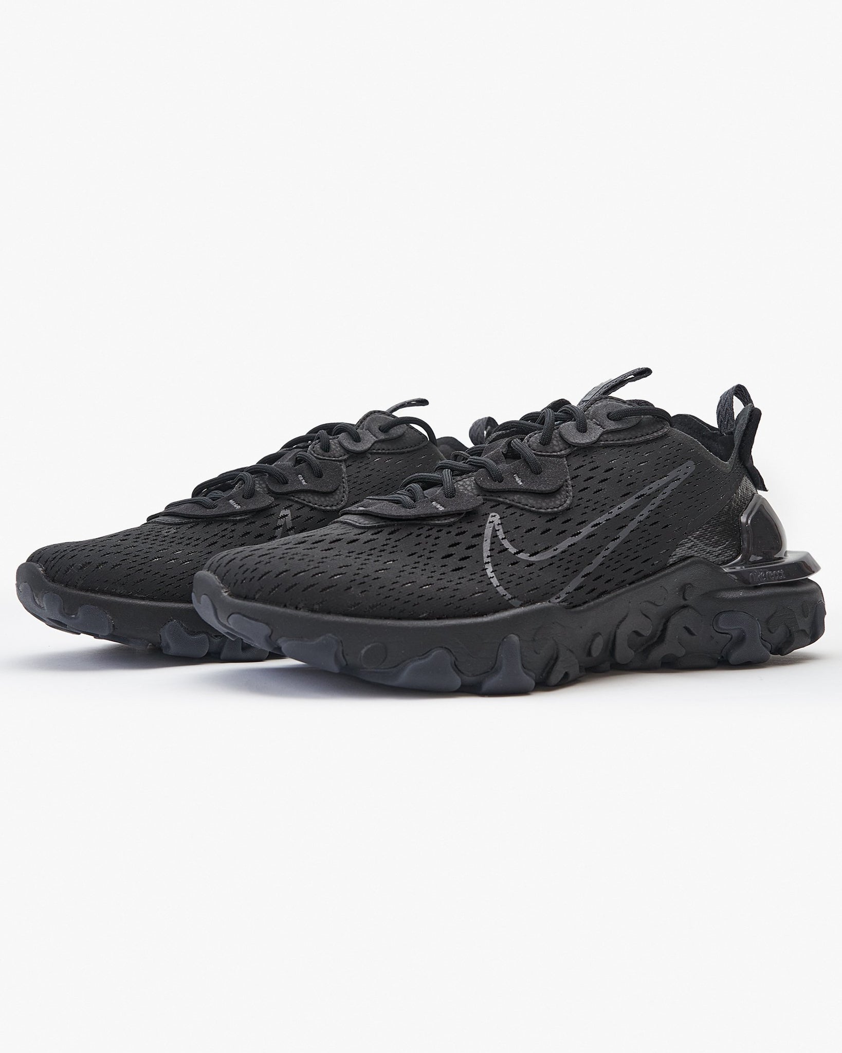 nike react black trainers