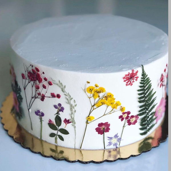 Vanilla on Vanilla Flower Pressed™ Cake (8 cake of 2 layers)