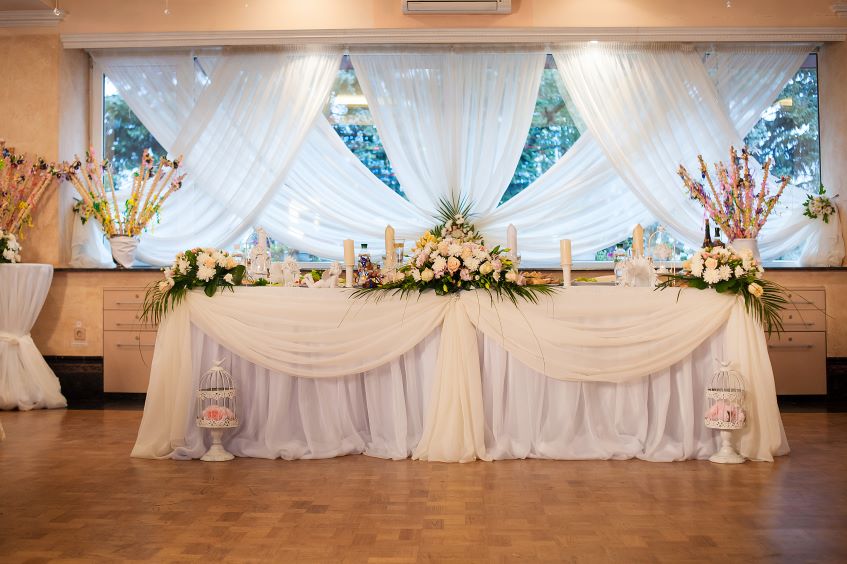 banquet hall table settings