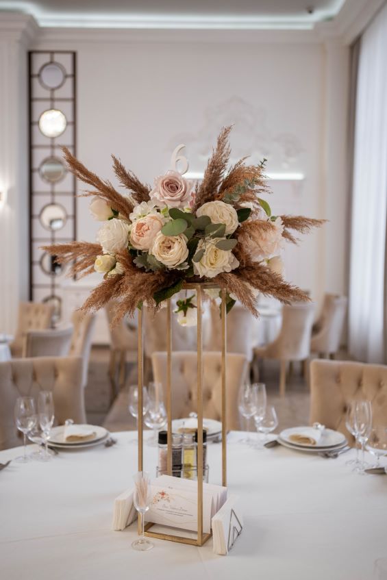 Blossom Your Event with Dried Flower Decors!– CV Linens