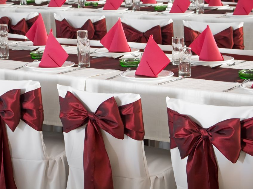 5 Reasons to Use Cloth Napkins for Weddings– CV Linens